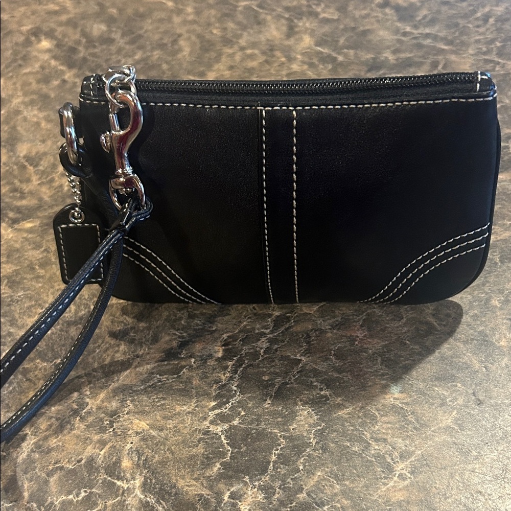 Vintage Coach black Leather wristlet